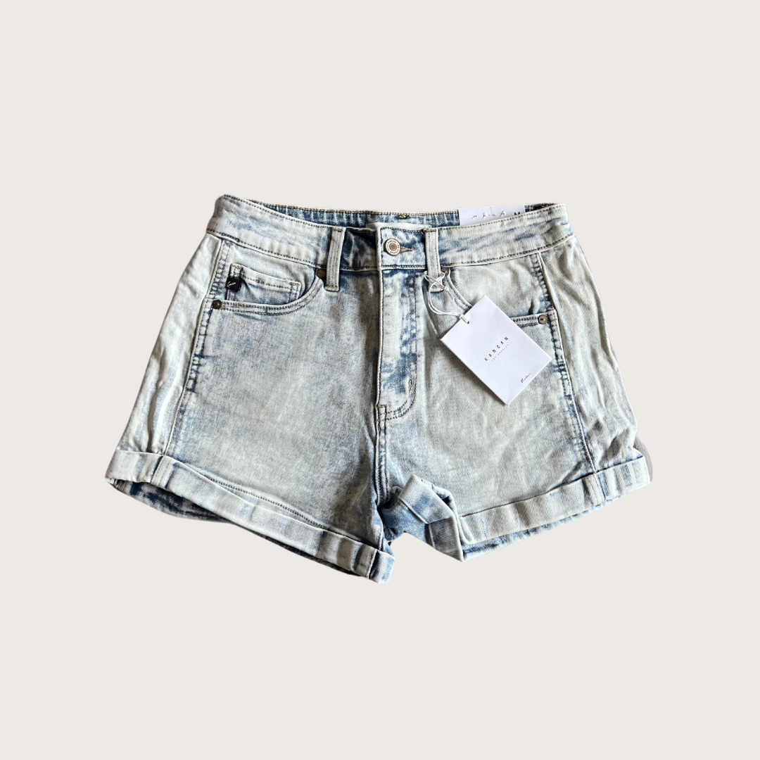 LIGHT WASHED MOM SHORT